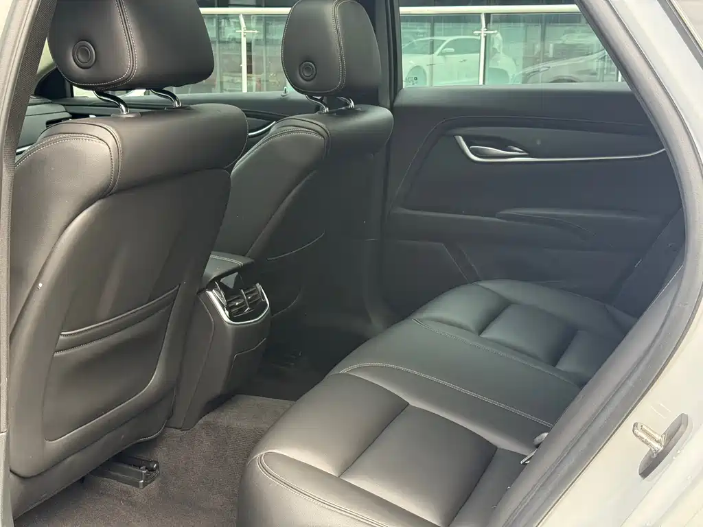 Cadillac XTS 2018 28T