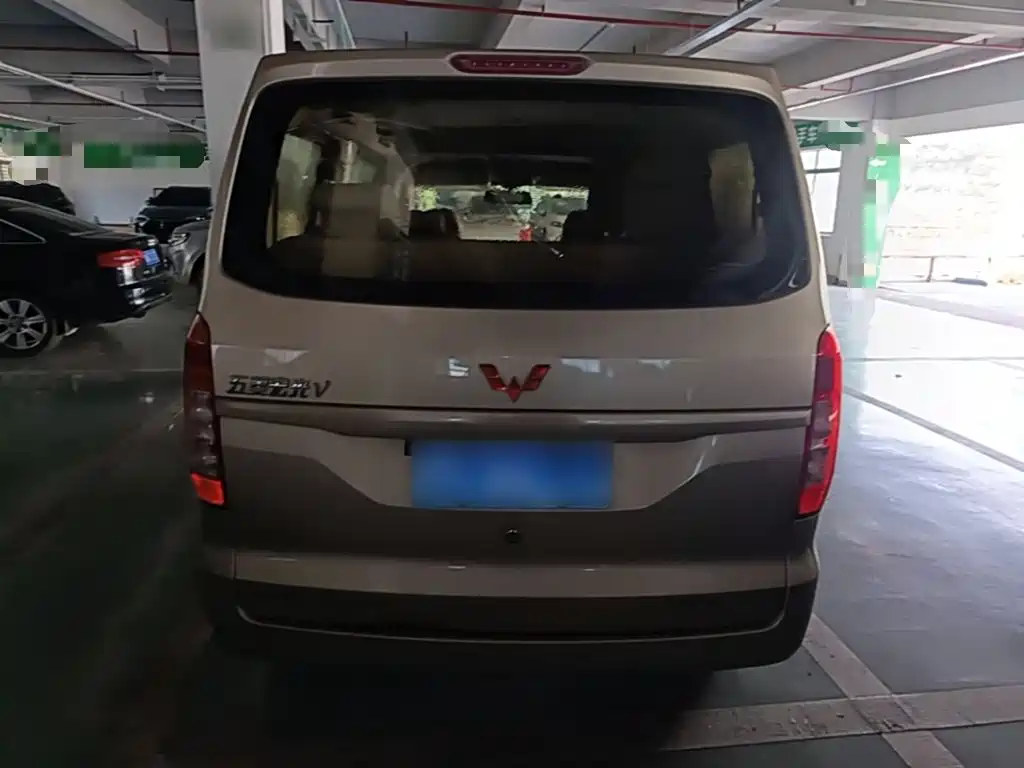 Wuling Hongguang V — миниатюра 6