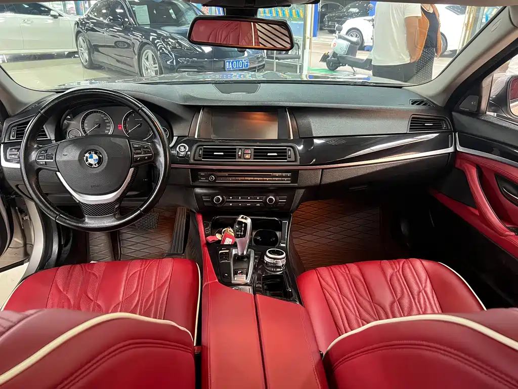 BMW 5 Series — миниатюра 6