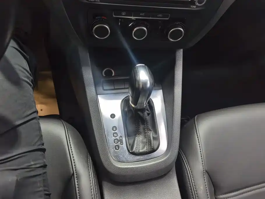Volkswagen Sagitar — миниатюра 16