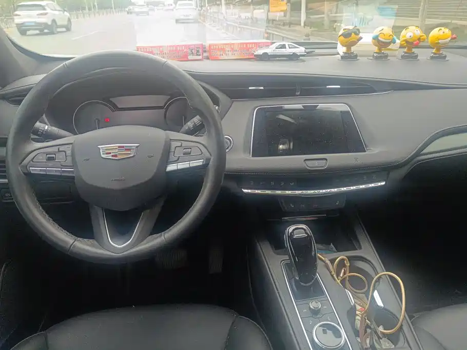 Cadillac XT4 — миниатюра 12