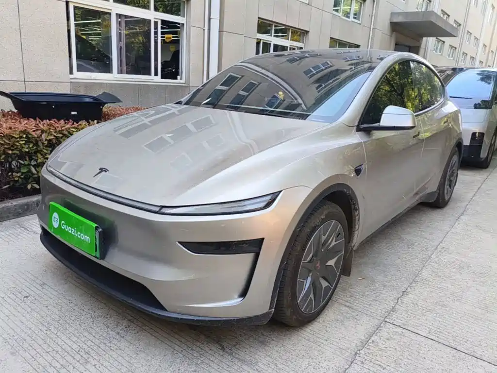 Tesla Model Y Long Range 2025 Long Range AWD Edition