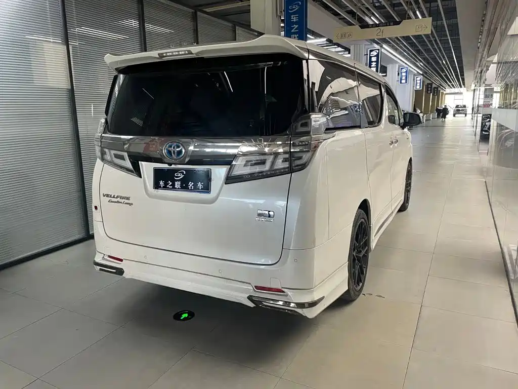Toyota Vellfire — миниатюра 6