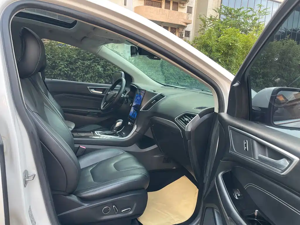 Ford Edge — миниатюра 11