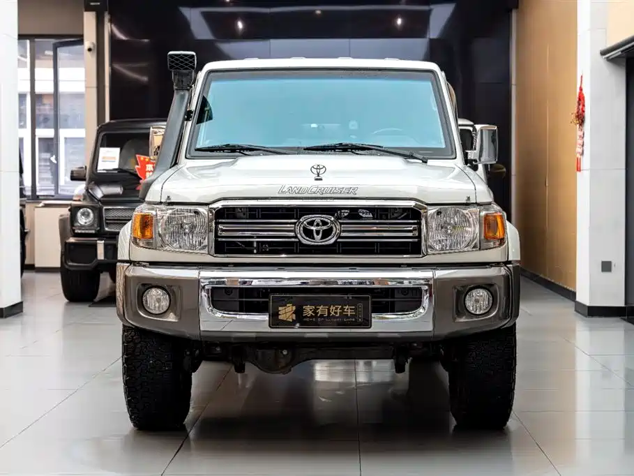 Toyota Land Cruiser LC76 2016 4.0L
