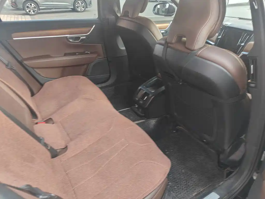 Volvo S90 — миниатюра 5