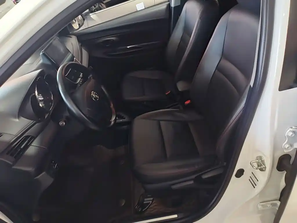 Toyota Yaris L — миниатюра 15