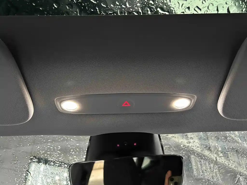 Tesla Model 3 — миниатюра 24