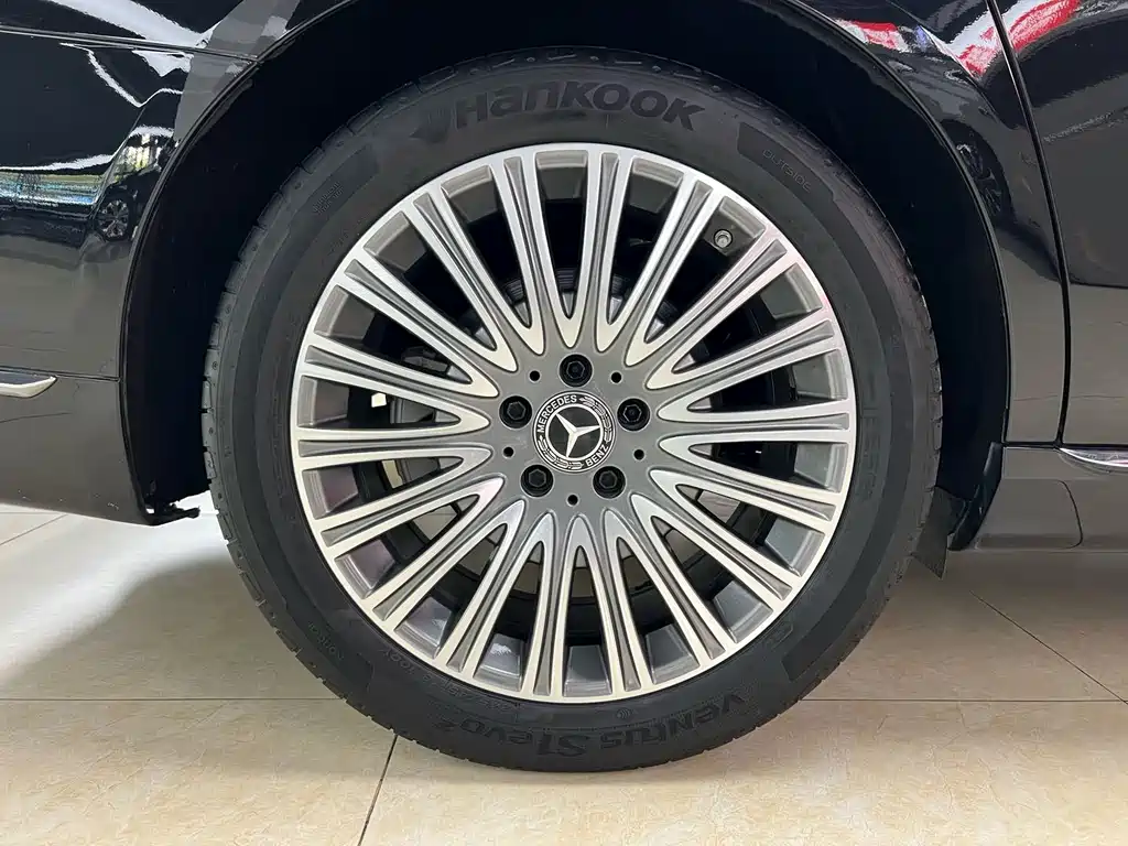 Mercedes-Benz E-Class — миниатюра 29