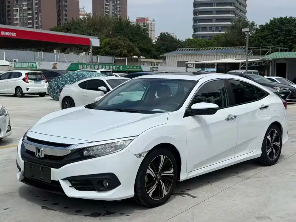 Honda Civic 2016 220TURBO CVT Luxury