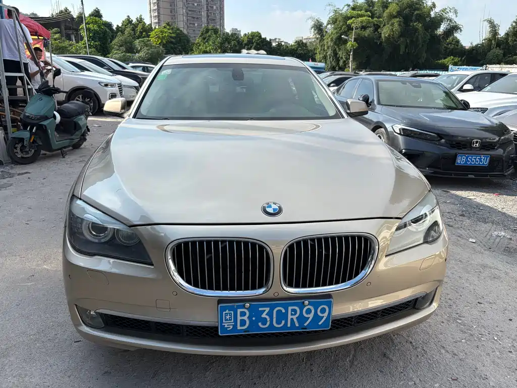 BMW 7 Series — миниатюра 2