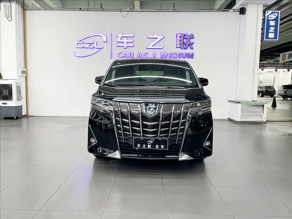 Toyota Alphard — миниатюра 2