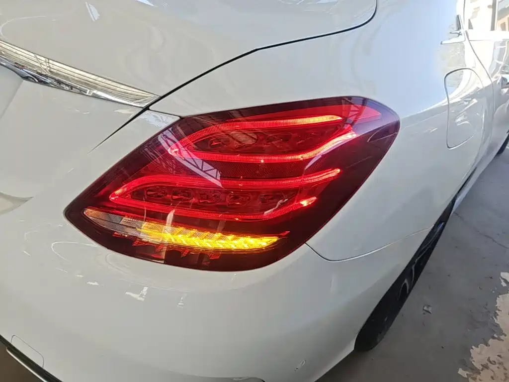 Mercedes-Benz C-Class — миниатюра 8