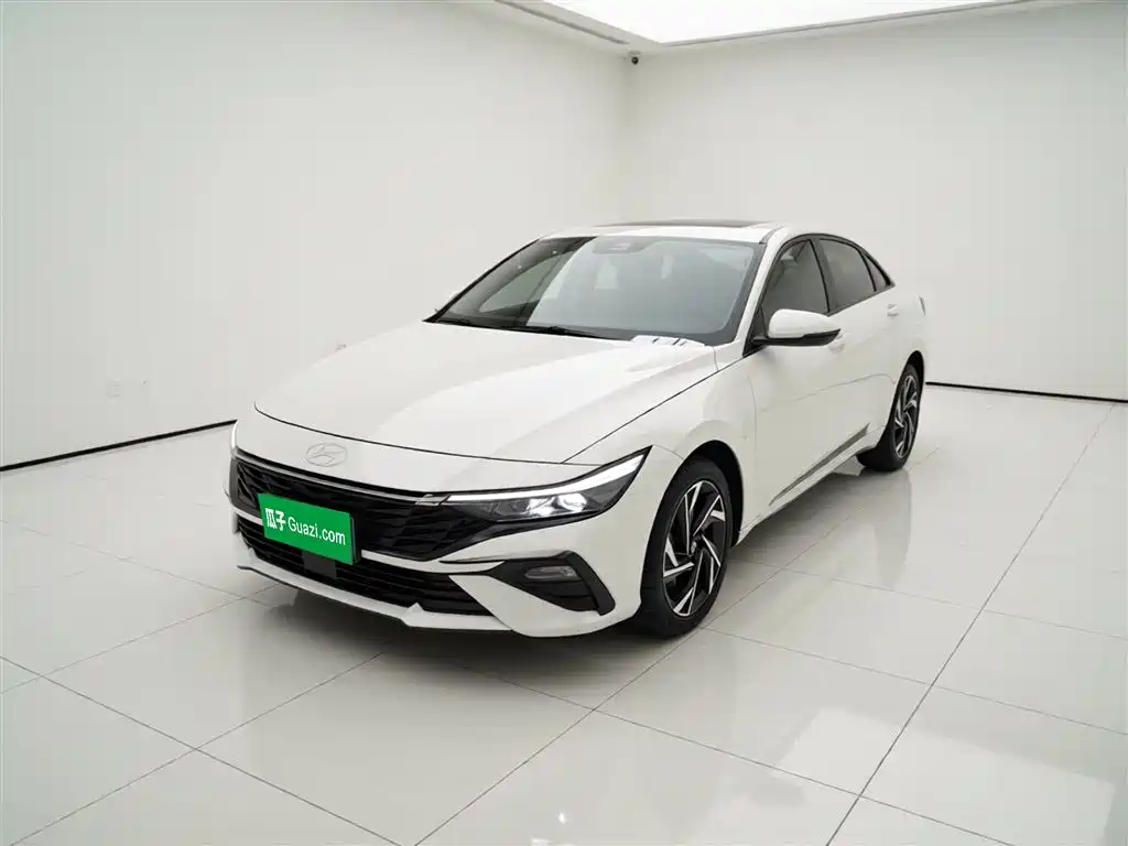 Hyundai Elantra 2024