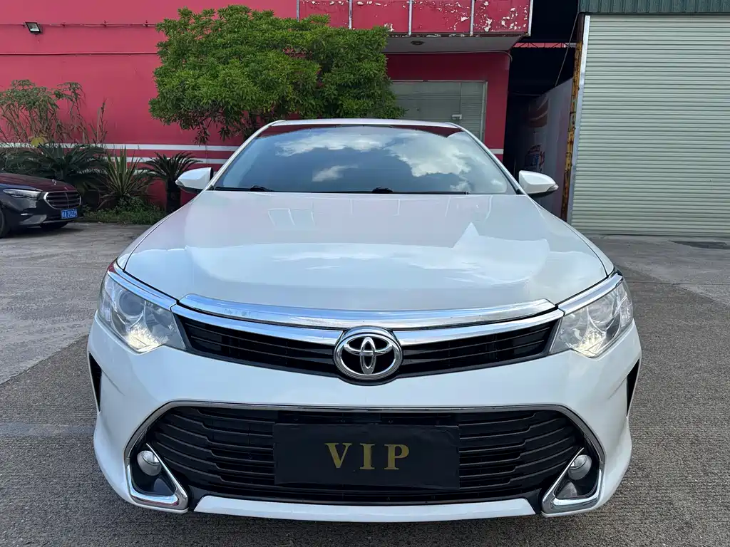 Toyota Camry — миниатюра 2