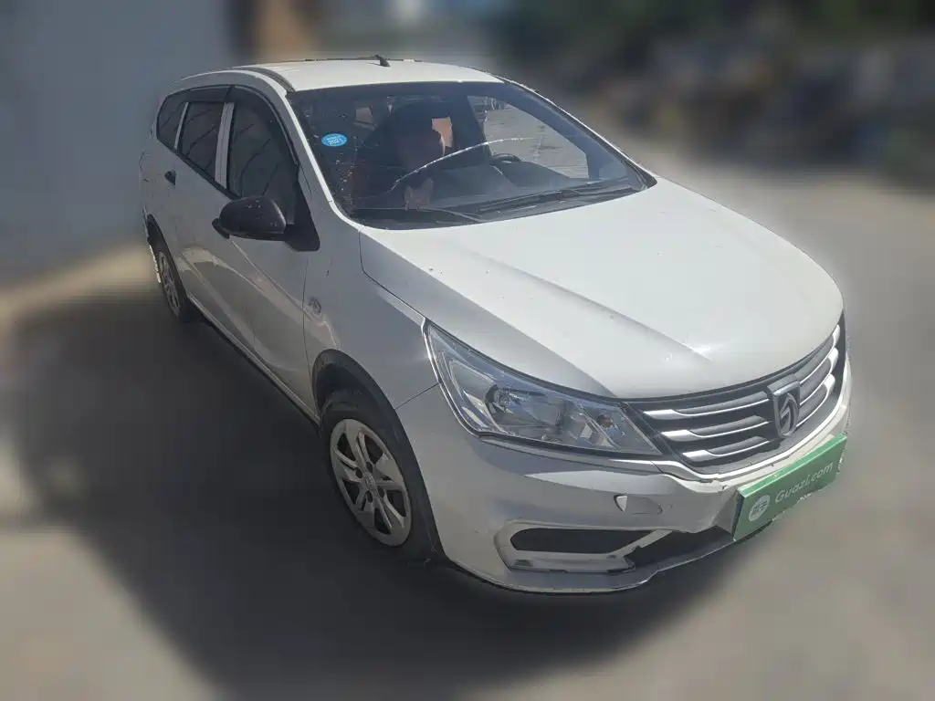 Baojun 310W — миниатюра 3