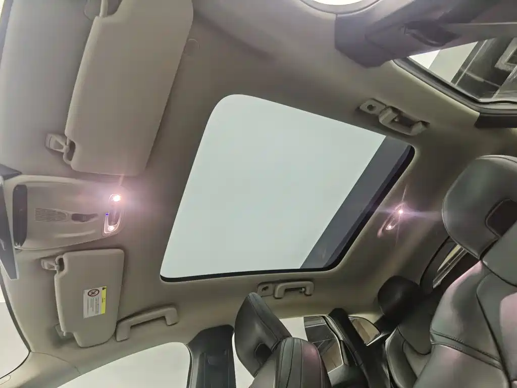 Volvo V40 — миниатюра 14