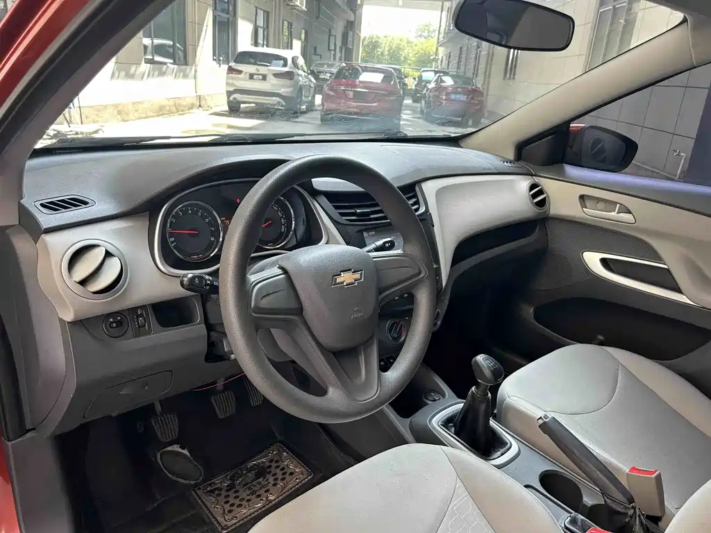 Chevrolet Sail — миниатюра 13