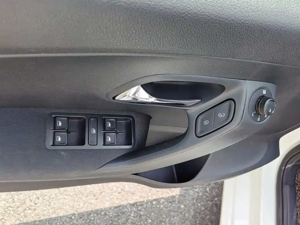 Volkswagen Polo — миниатюра 13