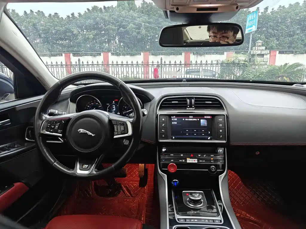 Jaguar XE — миниатюра 12