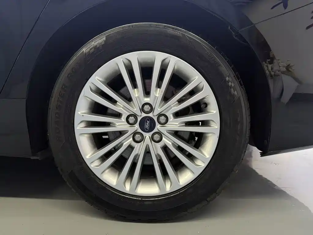 Ford Taurus — миниатюра 19