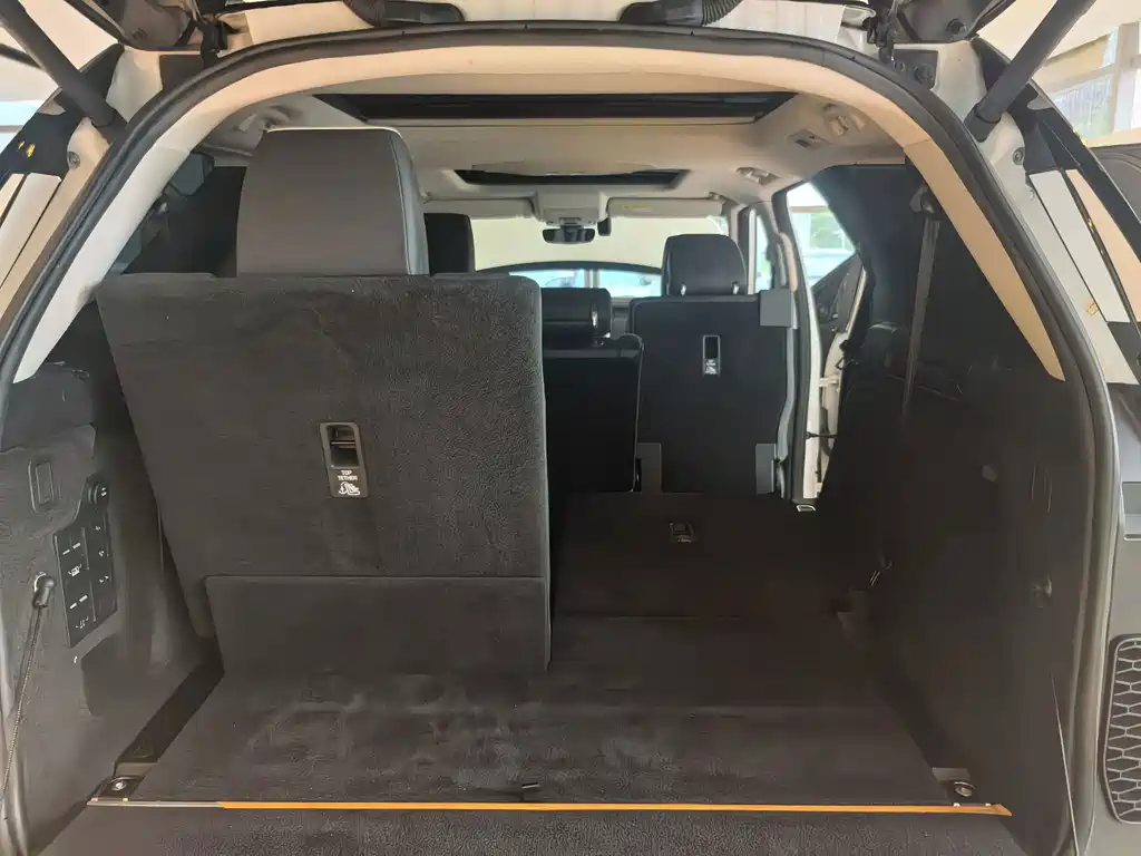 Land Rover Discovery — миниатюра 9