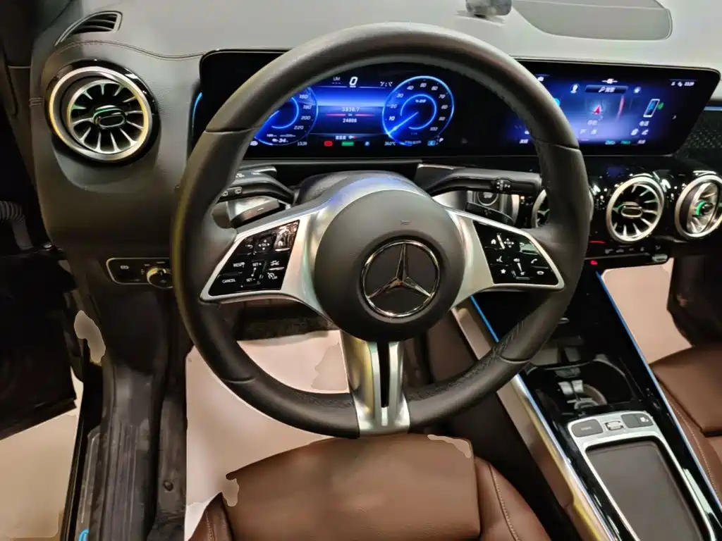 Mercedes-Benz EQB — миниатюра 11
