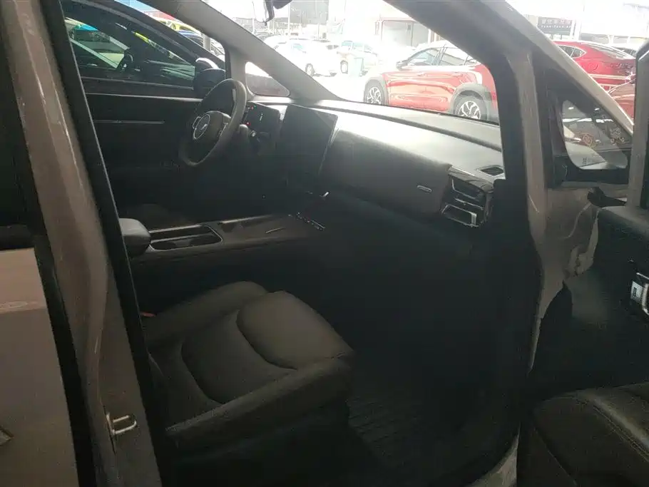 Wuling 730 2025 125km Luxury