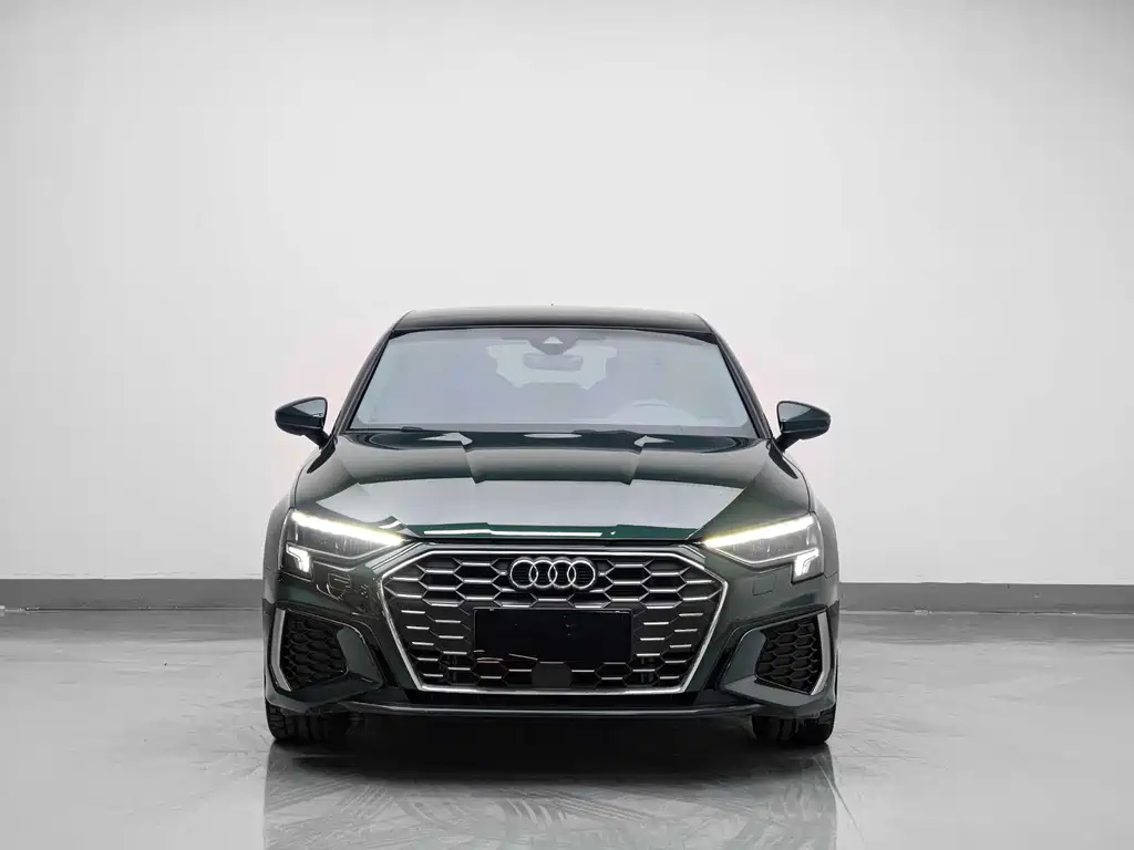 Audi A3 2024 — фото 2
