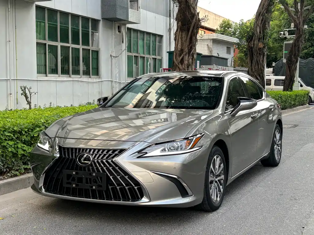 Lexus ES — миниатюра 2