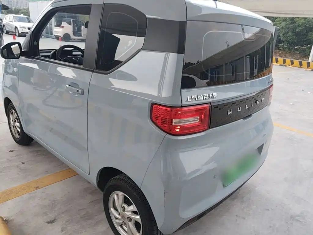 Заказать Wuling MINIEV 2020 года за 660 888 ₽  из Китая