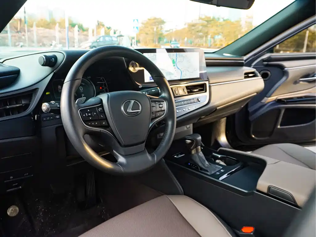 Lexus ES — миниатюра 9
