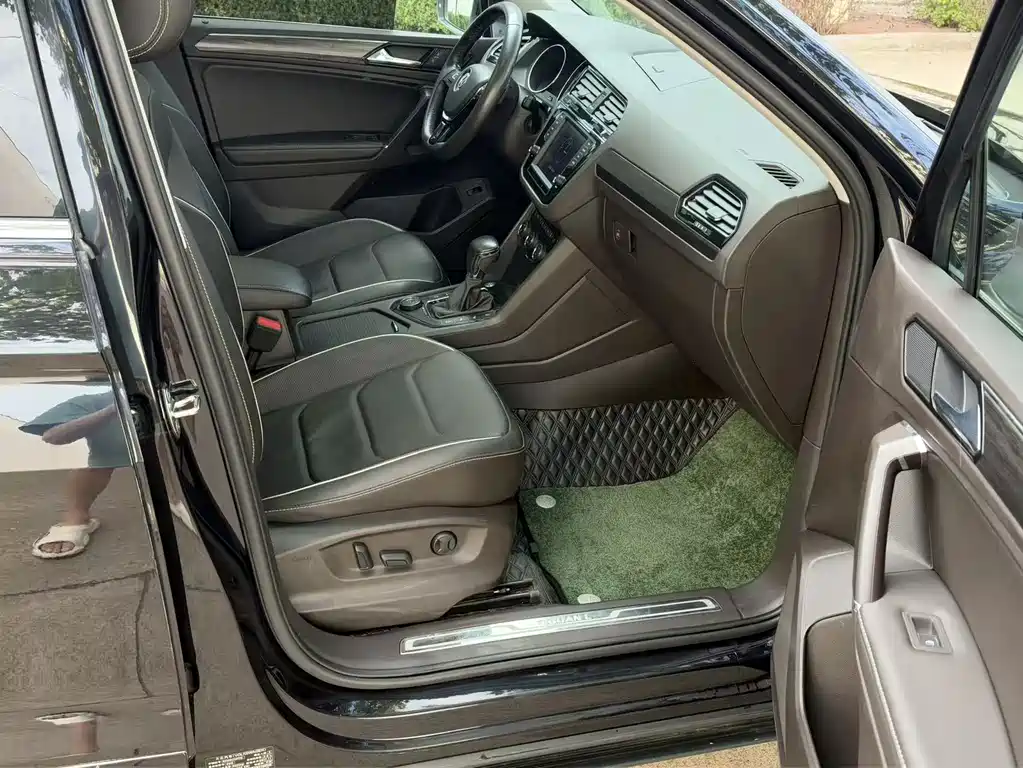 Volkswagen Tiguan L — миниатюра 14
