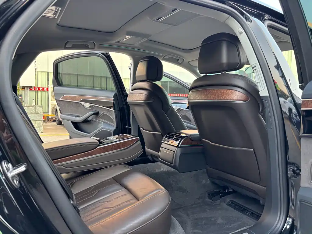 Audi A8 — миниатюра 9