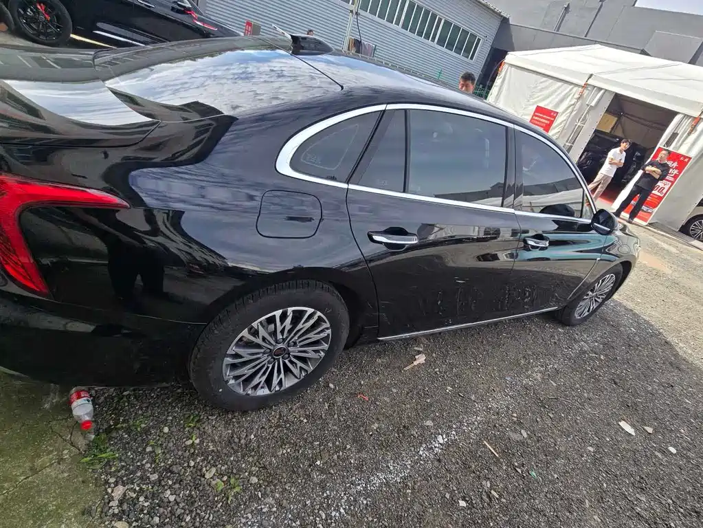 Hongqi Hongqi H5 — миниатюра 10