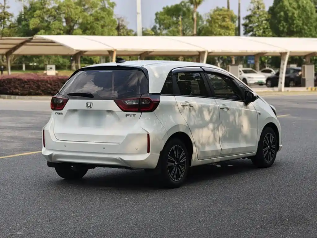 Honda Fit — миниатюра 8