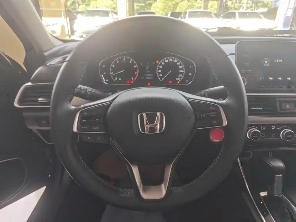 Honda Accord — миниатюра 11