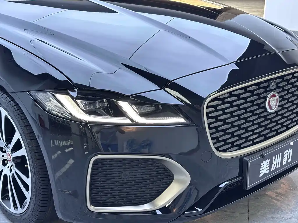 Jaguar XFL — миниатюра 4
