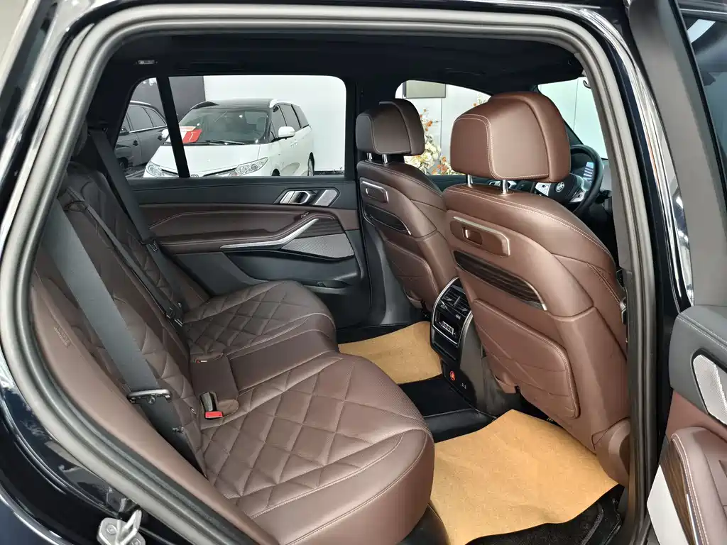 BMW X5 2023 xDrive 40Li M Sport
