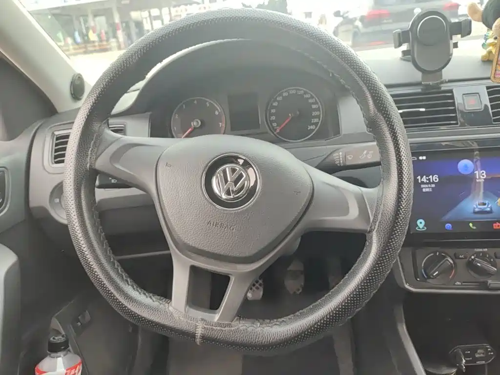 Volkswagen Santana — миниатюра 11