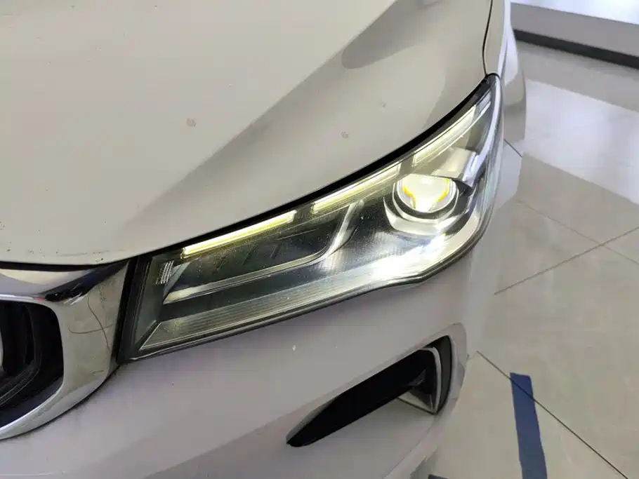Geely Emgrand — миниатюра 5