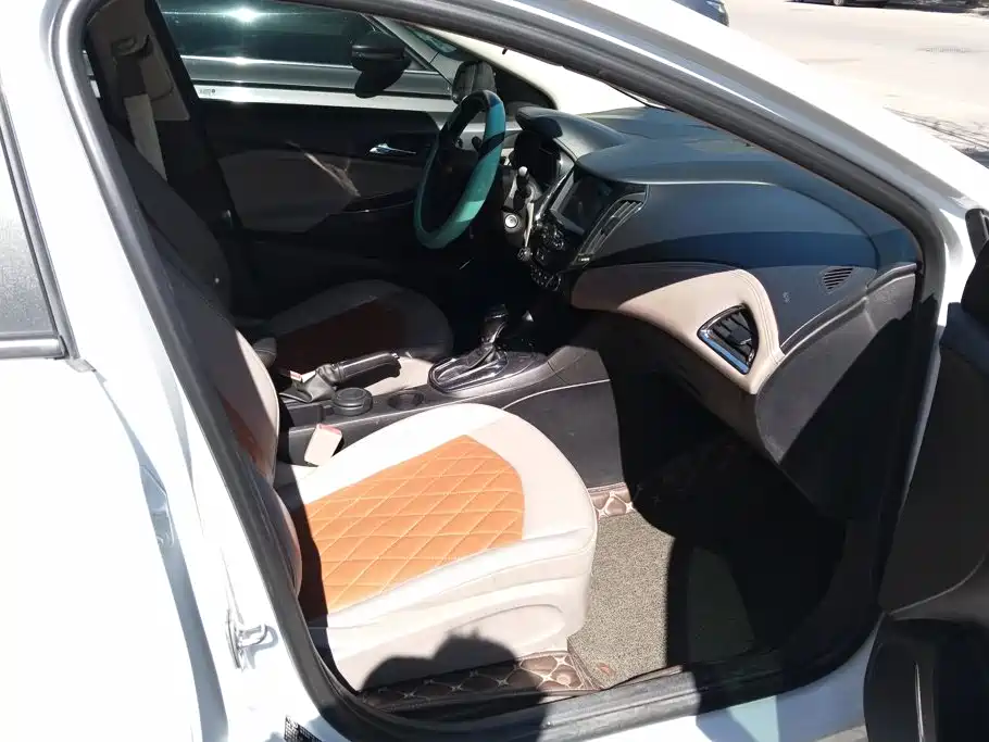 Chevrolet Cruze — миниатюра 8