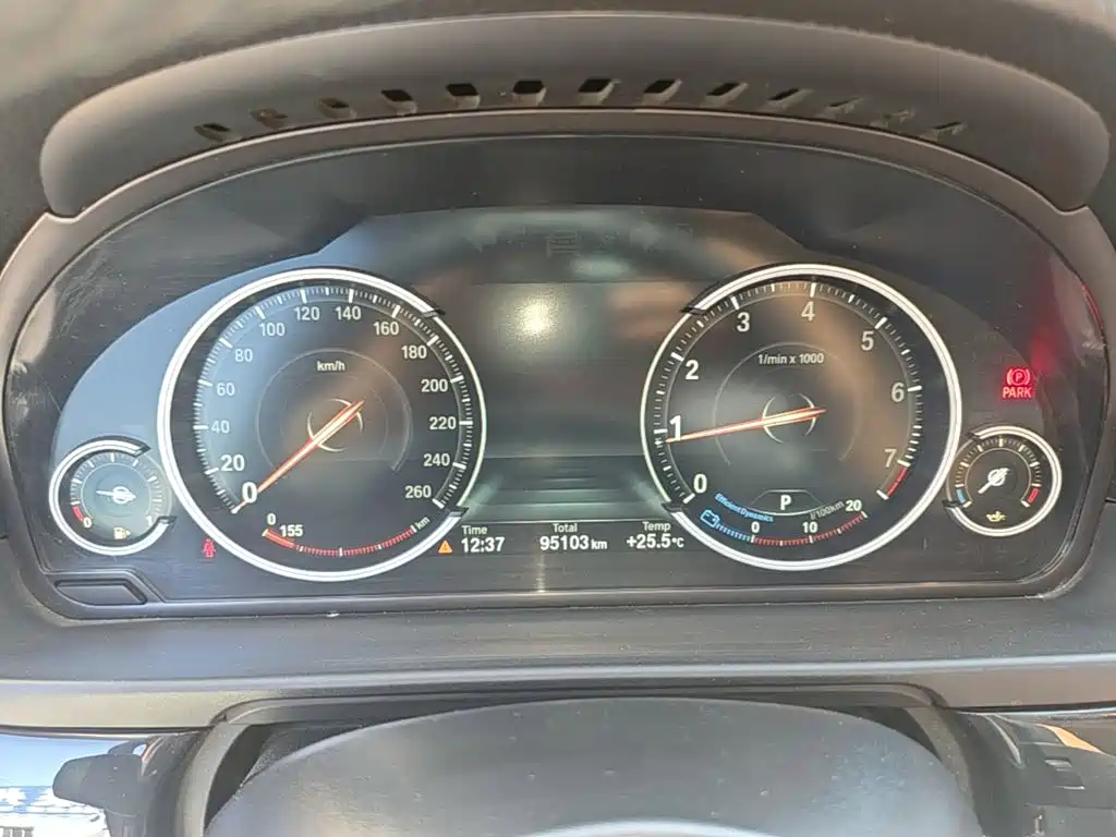 BMW 5 Series — миниатюра 12
