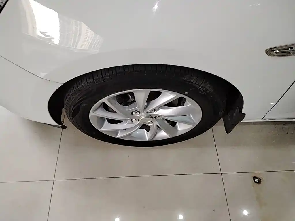 Buick Verano — миниатюра 23