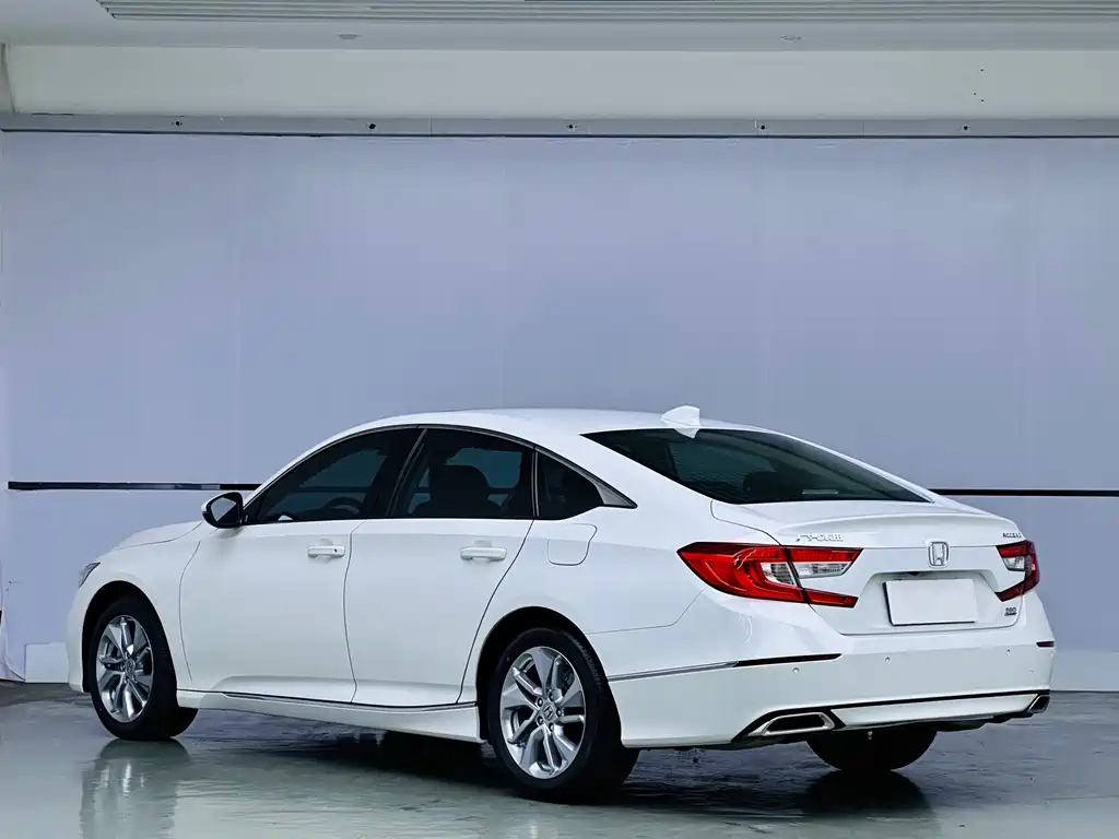 Honda Accord 2018 260TURBO Luxury V