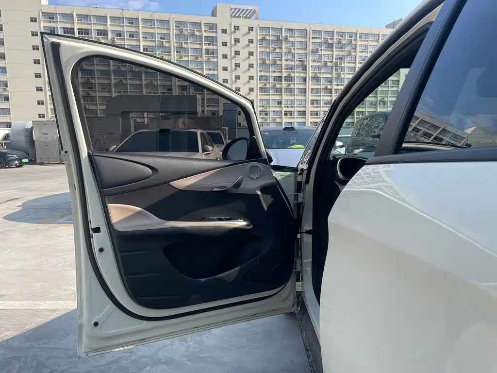 BYD Dolphin — миниатюра 9