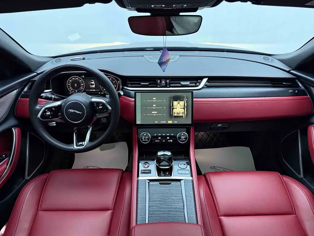 Jaguar XFL — миниатюра 4