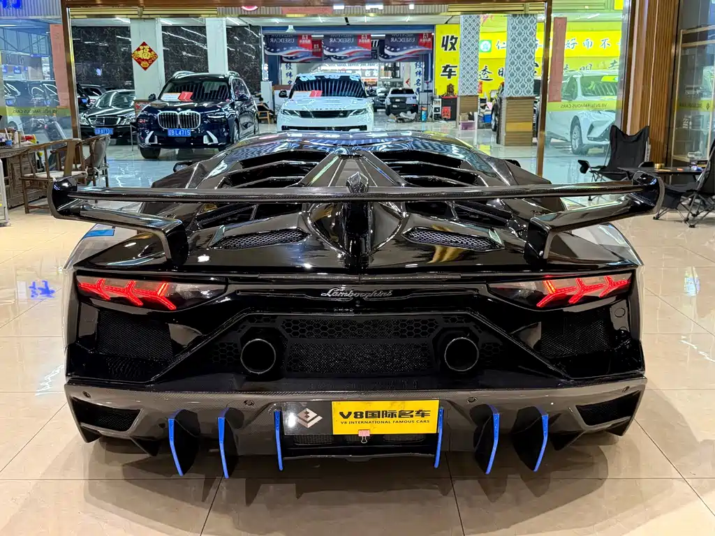 Lamborghini Aventador — миниатюра 7