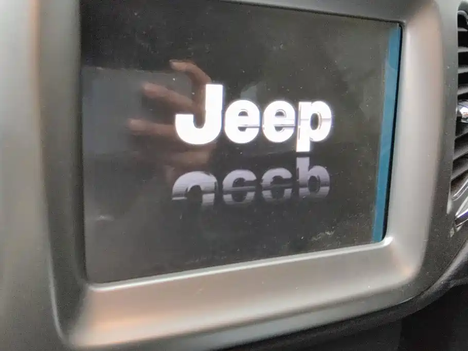 Jeep Compass — миниатюра 13