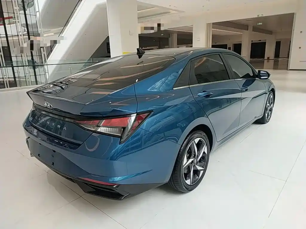 Hyundai Elantra — миниатюра 7